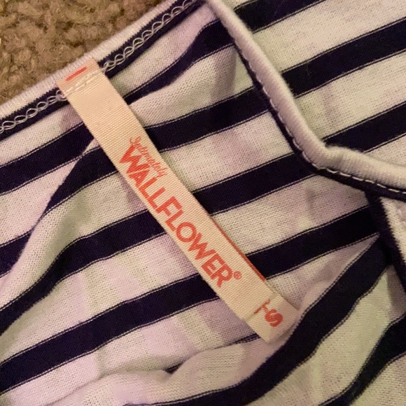 Wallflower shorts pyjama set size small - Picture 4 of 4